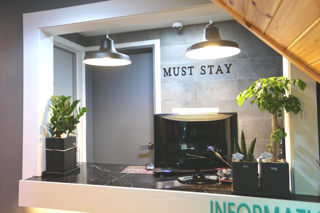 Must Stay Hotel Myeongdong Сеул Экстерьер фото